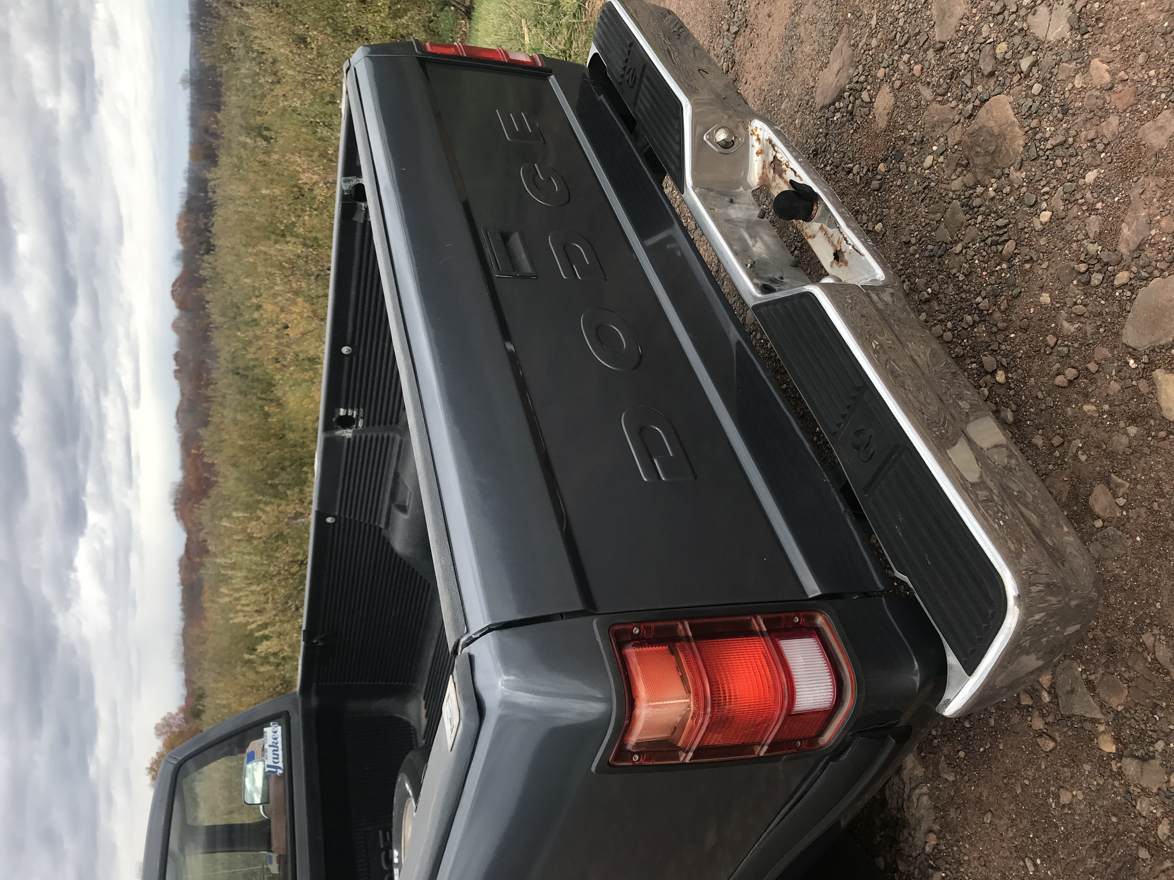 1991 Dodge Dakota Pickup ONE OWNER 117K 8 foot bed and roomy bench seating NICE — photo 72